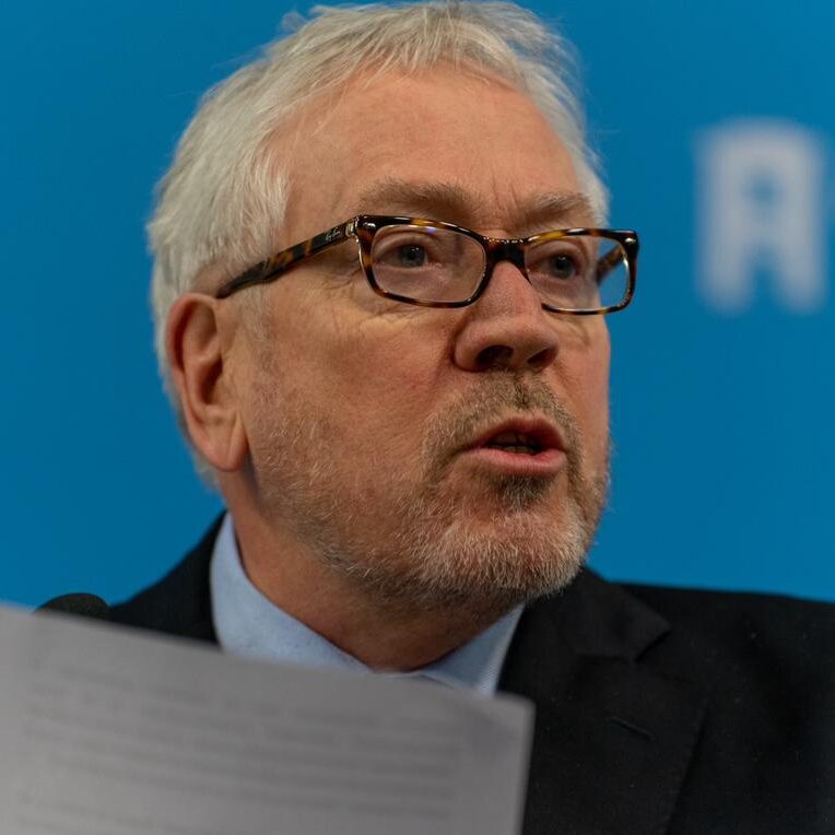 Dr. Aart G. Broek